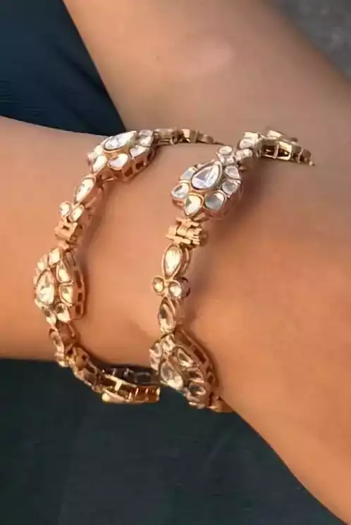 Anu Floral Polki Teardrop Bracelet - Image 3