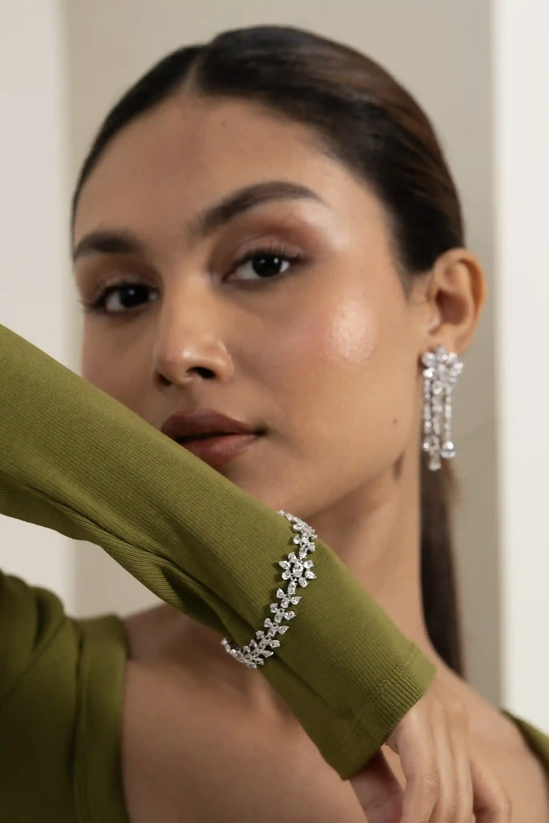Daisy Cluster Diamond Bracelet - Image 4