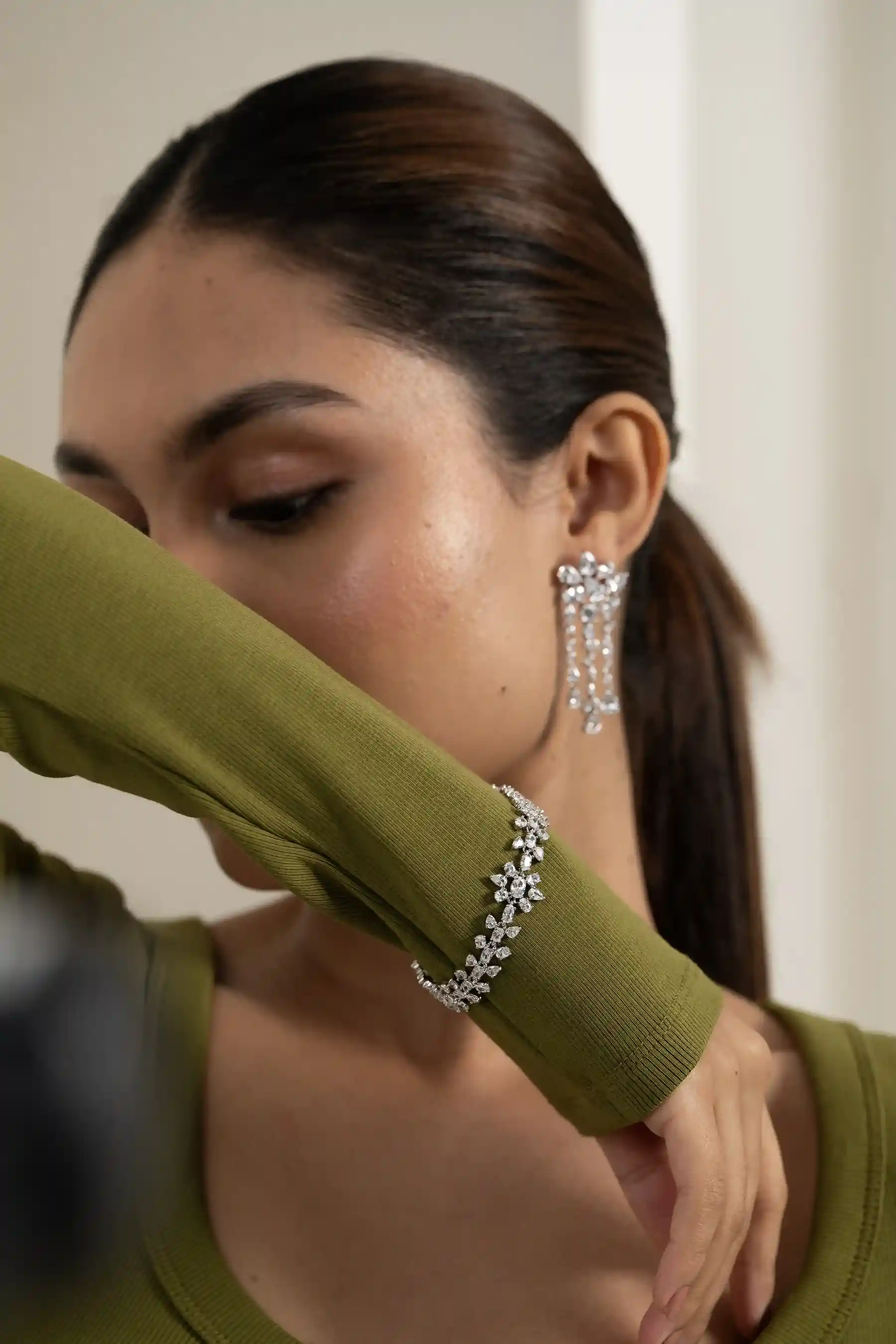 Daisy Cluster Diamond Bracelet - Image 6