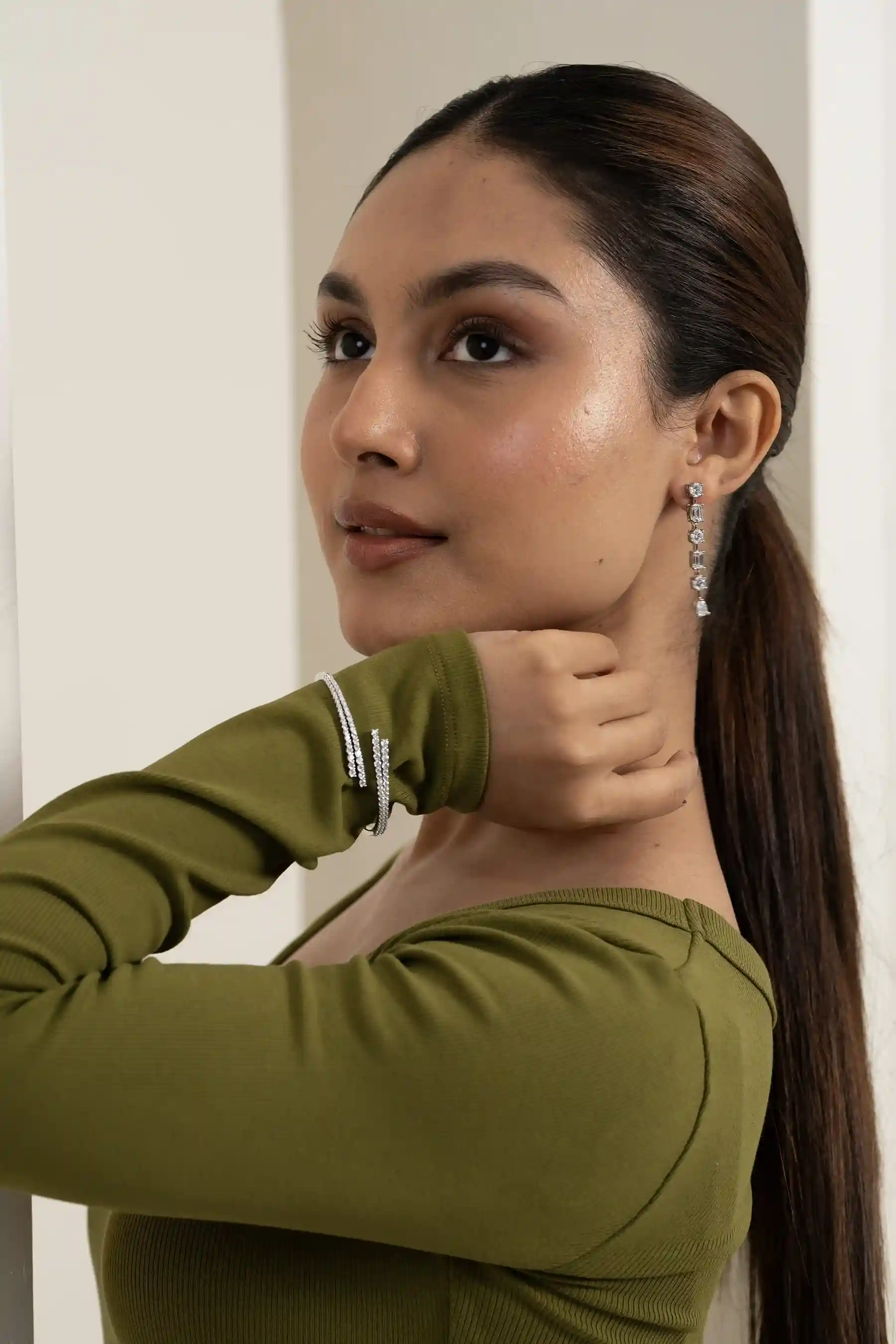 Diamond Bar Open Bracelet - Image 3