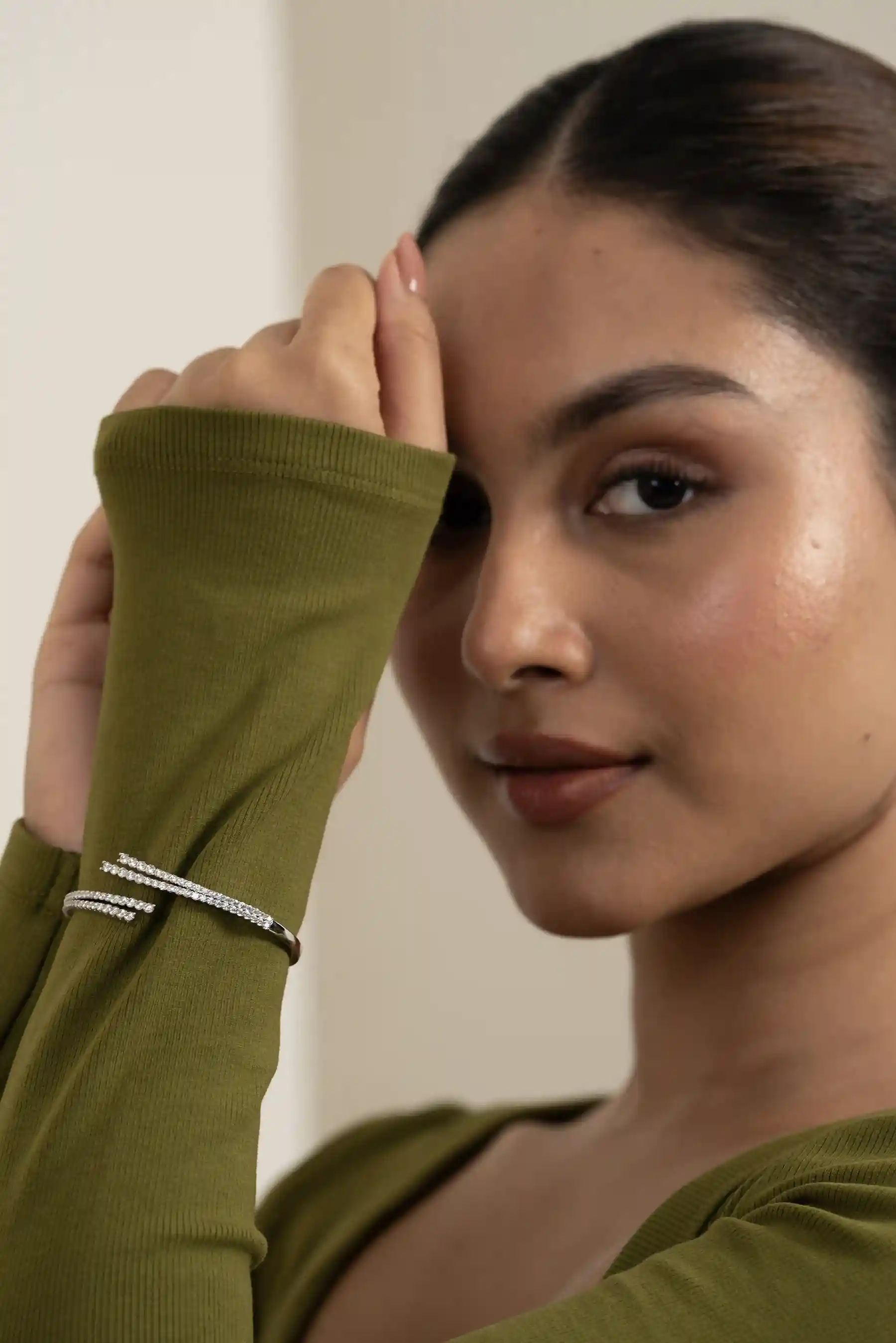 Diamond Bar Open Bracelet - Image 5