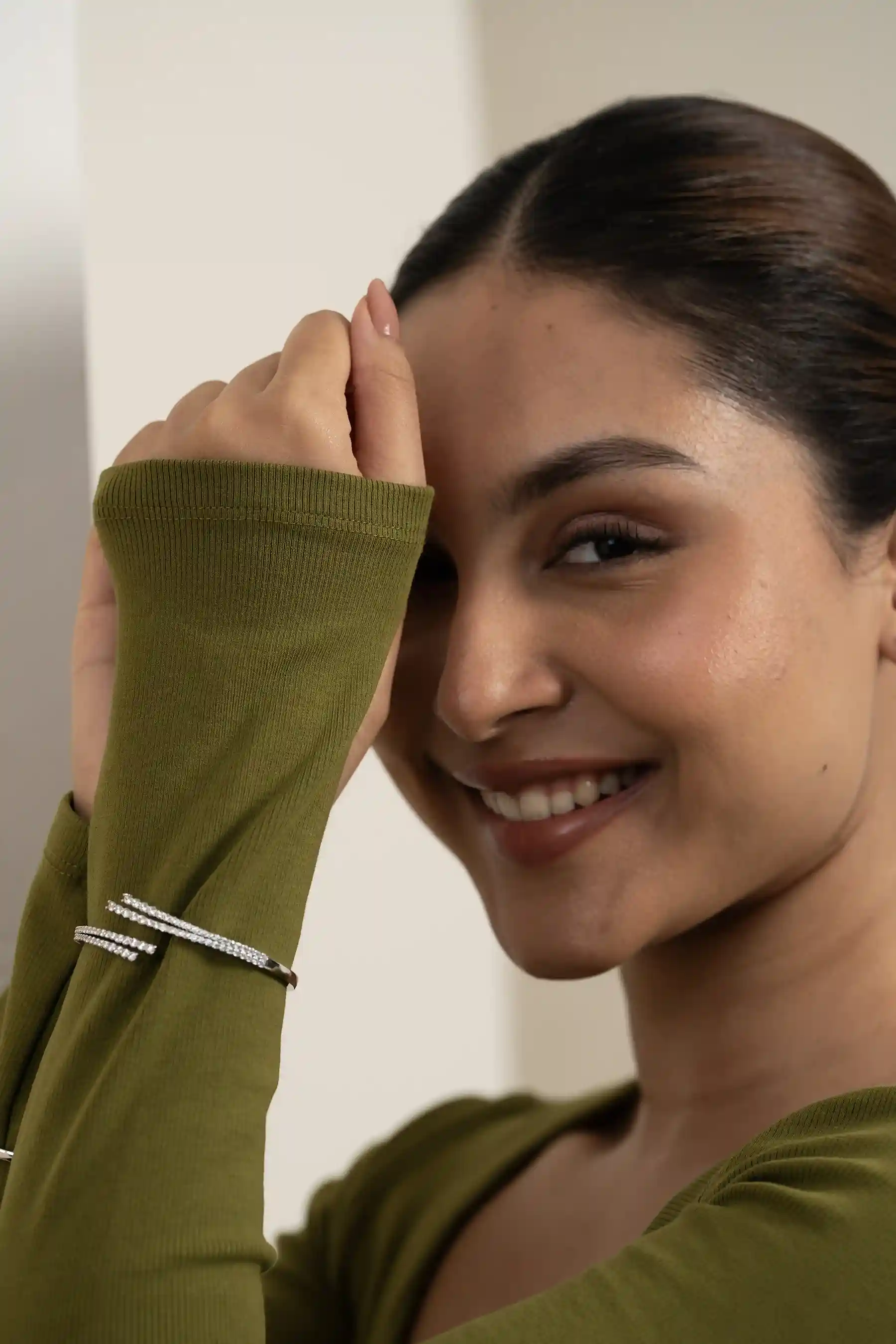 Diamond Bar Open Bracelet - Image 6