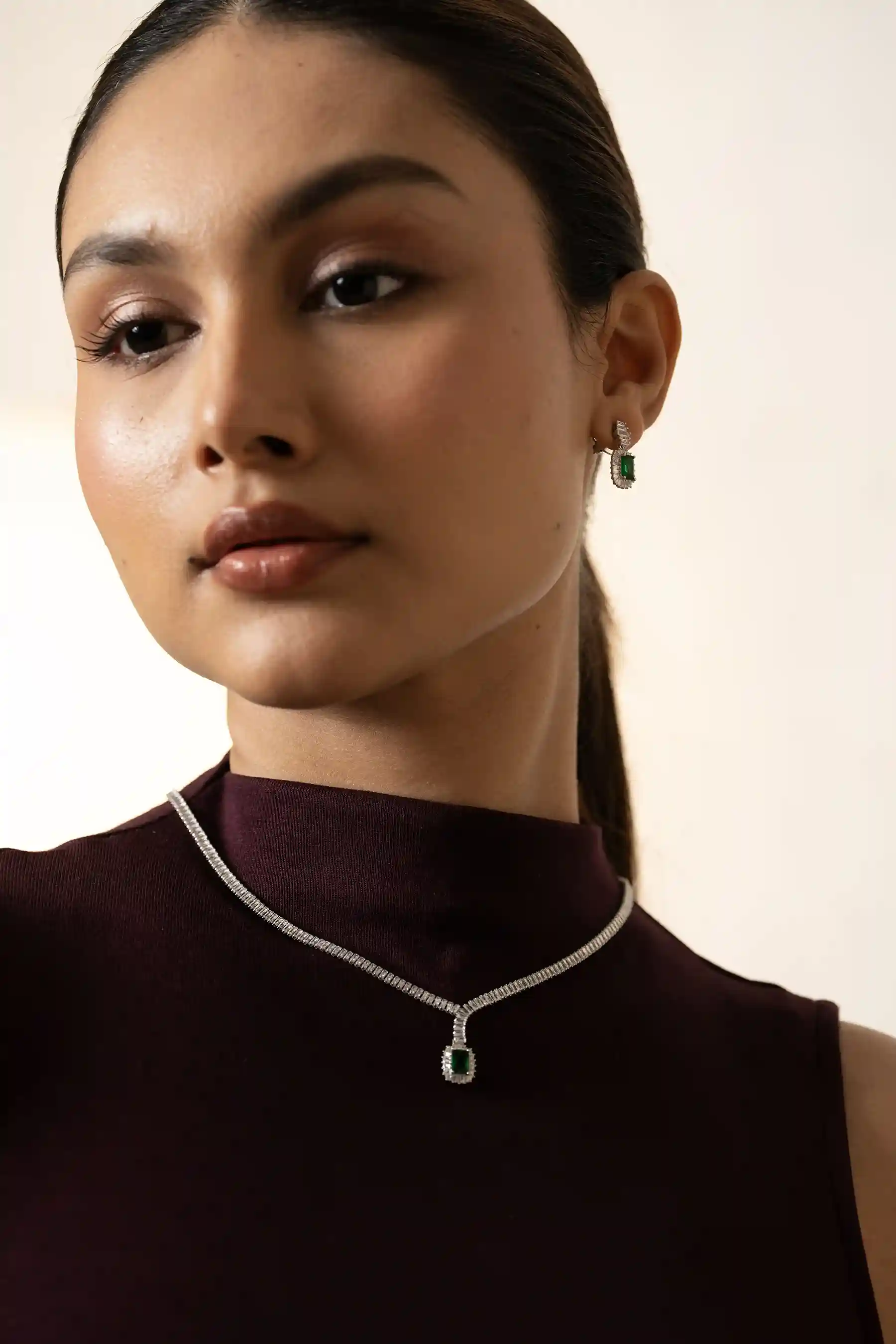 Emerald Teardrop Pendant Necklace Set - Image 10