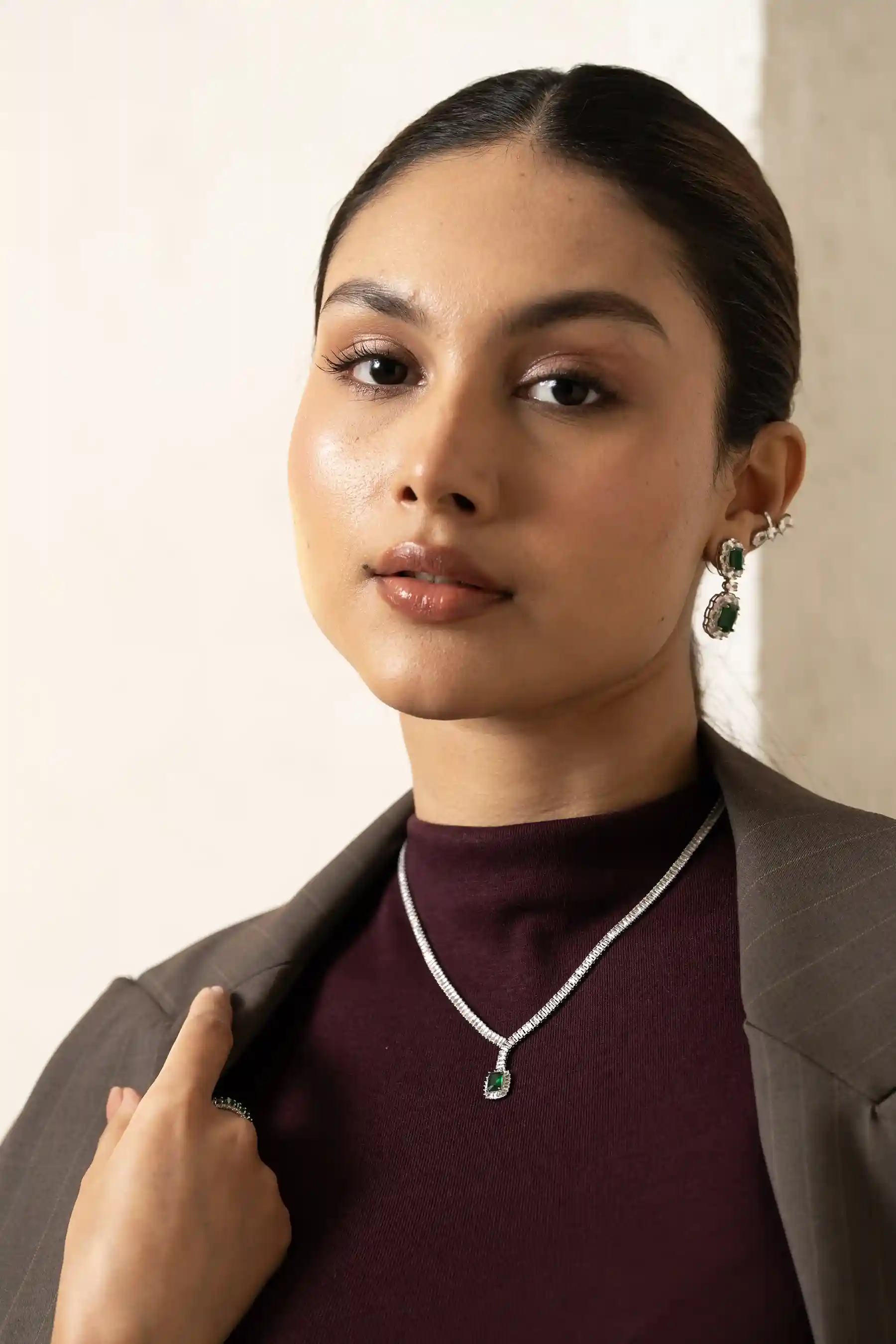 Emerald Teardrop Pendant Necklace Set - Image 6
