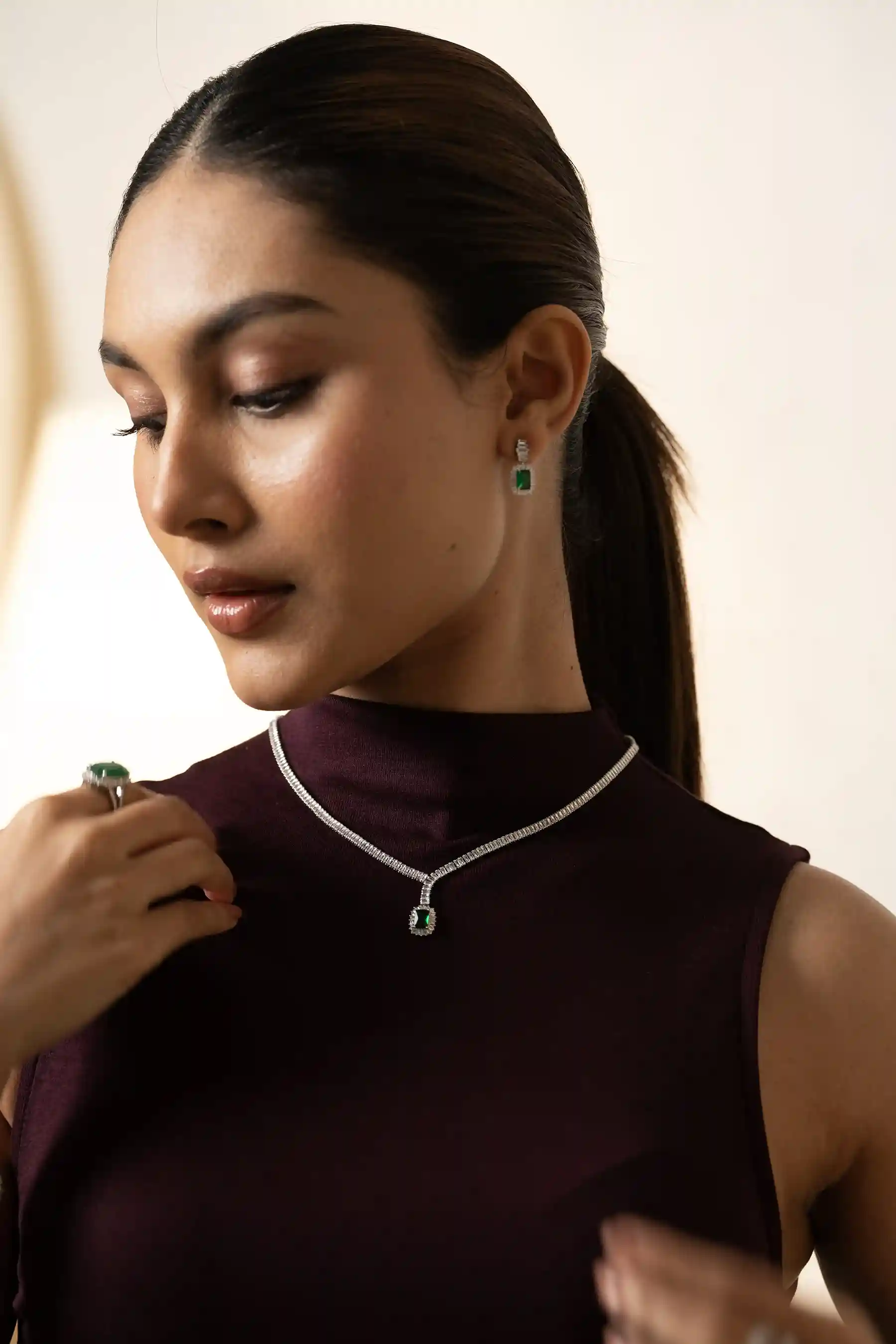 Emerald Teardrop Pendant Necklace Set - Image 9