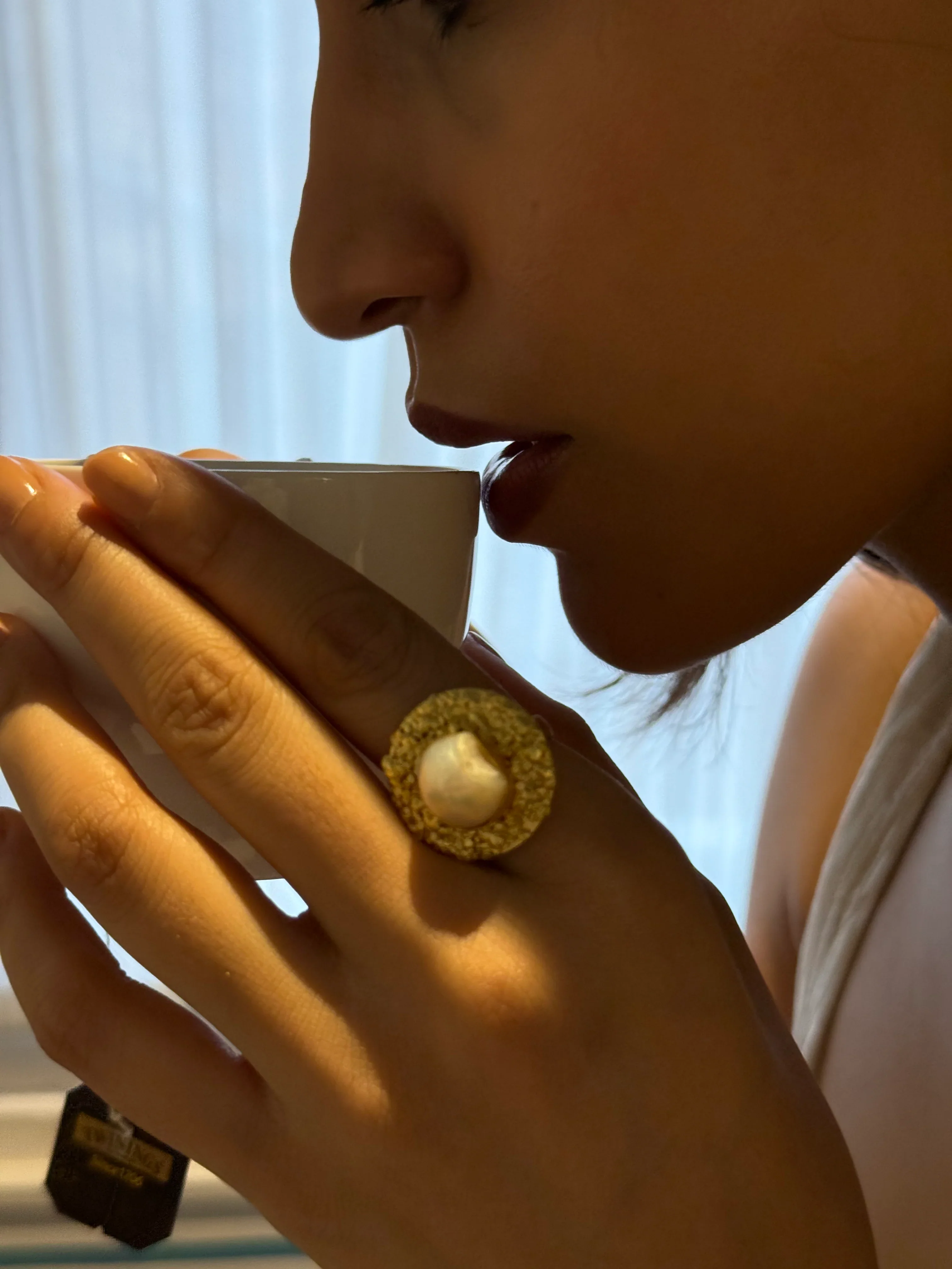 Golden Oyster Pearl Ring - Image 5