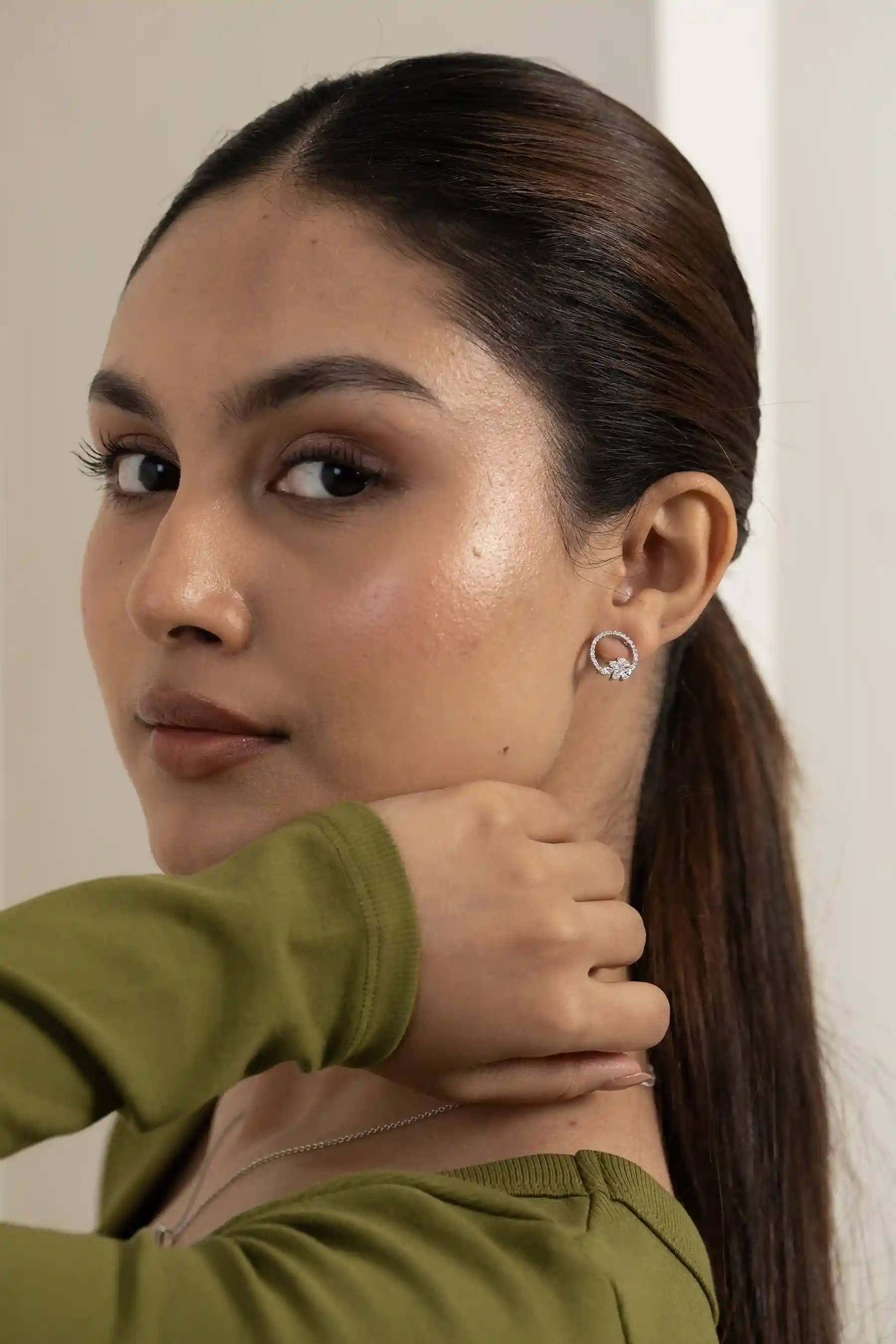Open Circle Diamond Pendant Set - Image 7