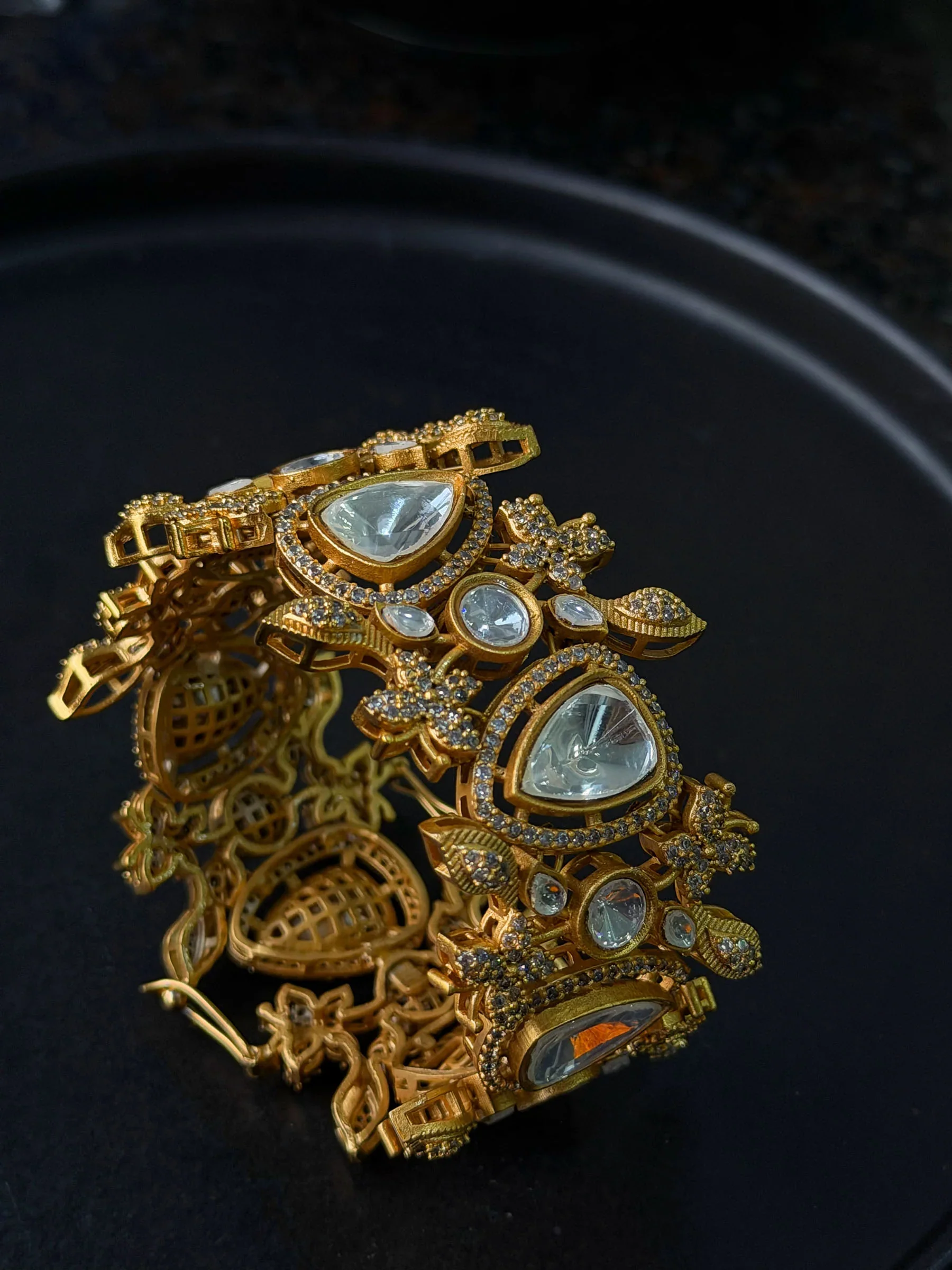 Ritika Teardrop Polki Bracelet - Image 5