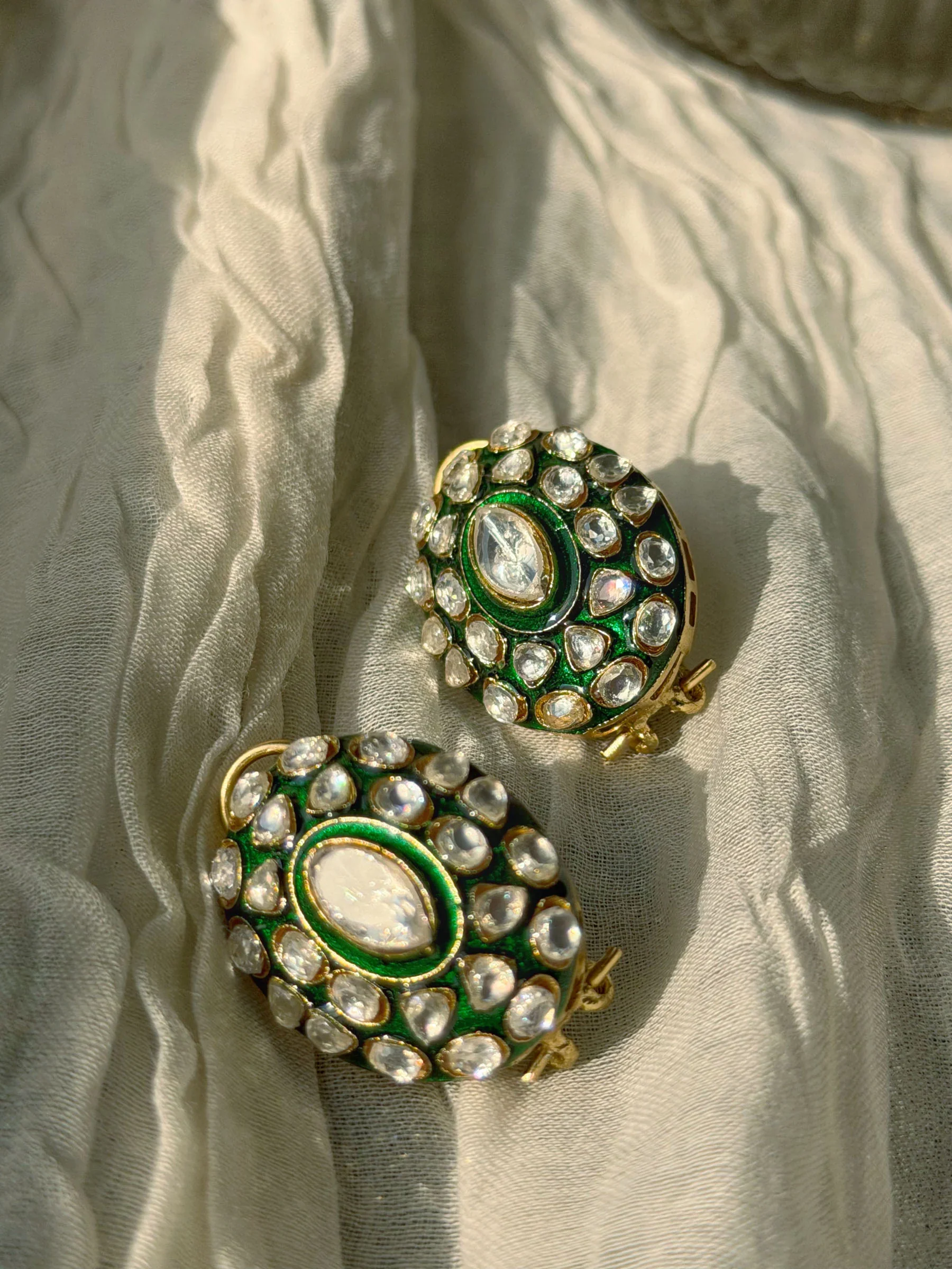 Sajni Multi-layer Polki Necklace Set With Emerald Detail - Image 6