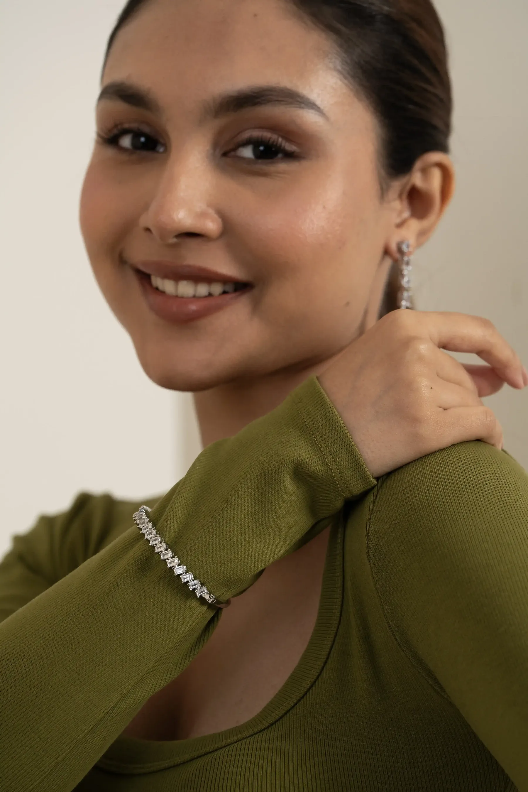 Slim Diamond Line Bracelet - Image 2