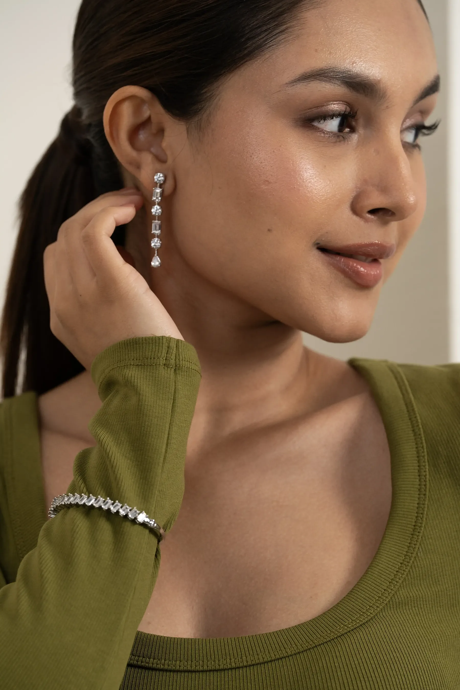 Slim Diamond Line Bracelet - Image 3