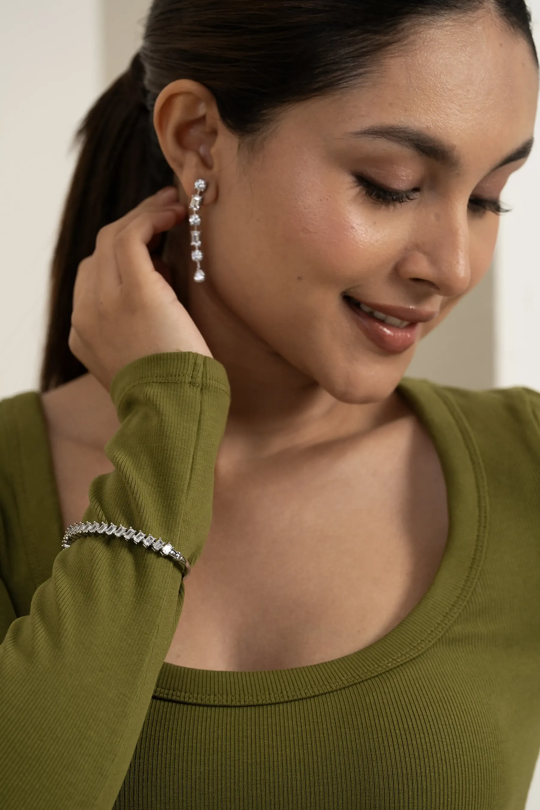 Slim Diamond Line Bracelet - Image 4