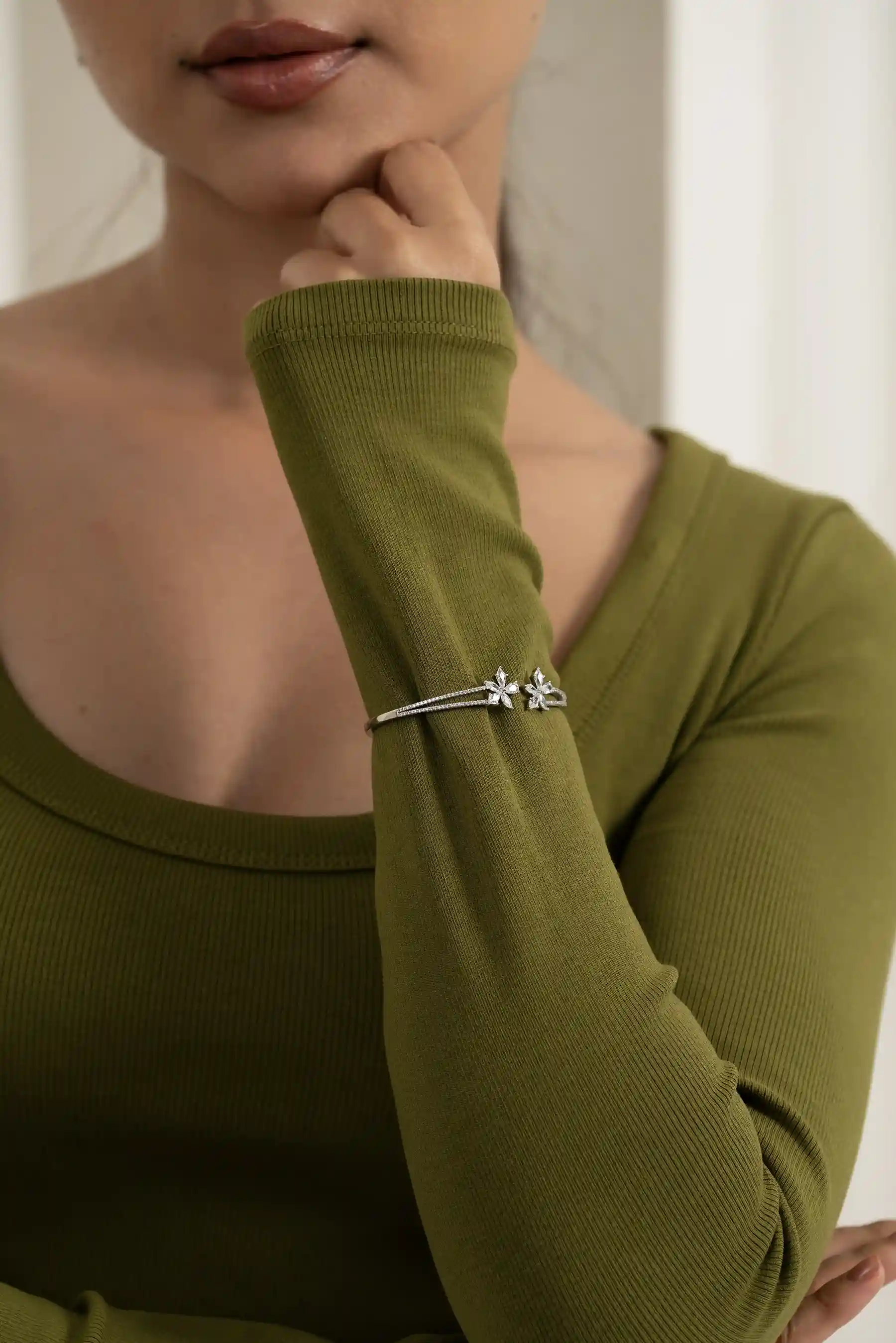 Star Accent Bar Bracelet - Image 2