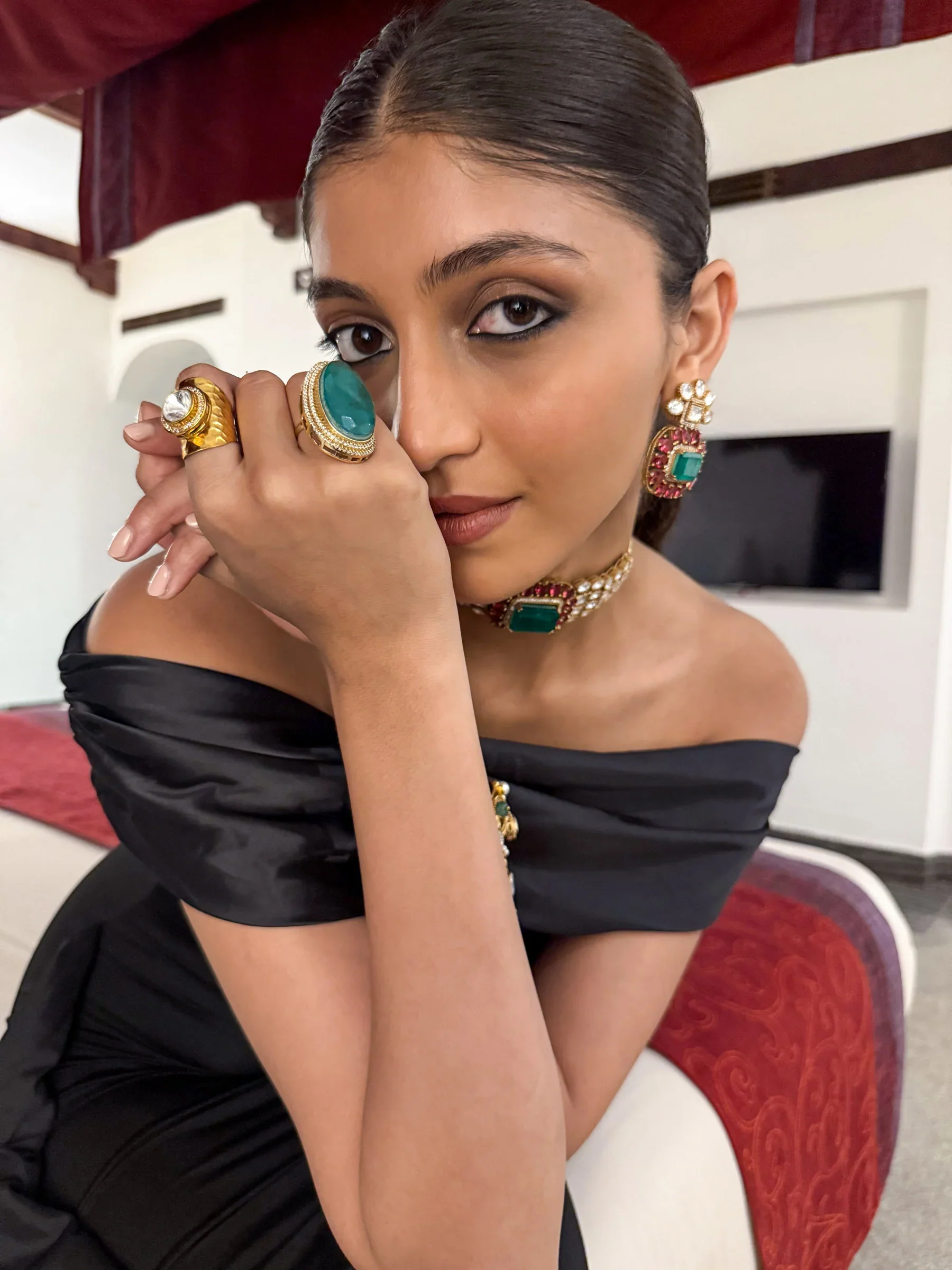 Tanuja Emerald Oval Sp Polki Ring - Image 3