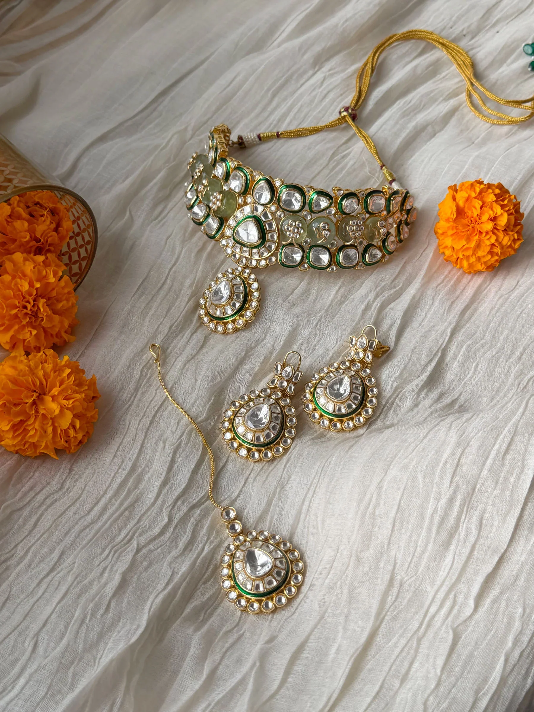 Vanya Emerald Bloom Kundan Sp Necklace Set - Image 3