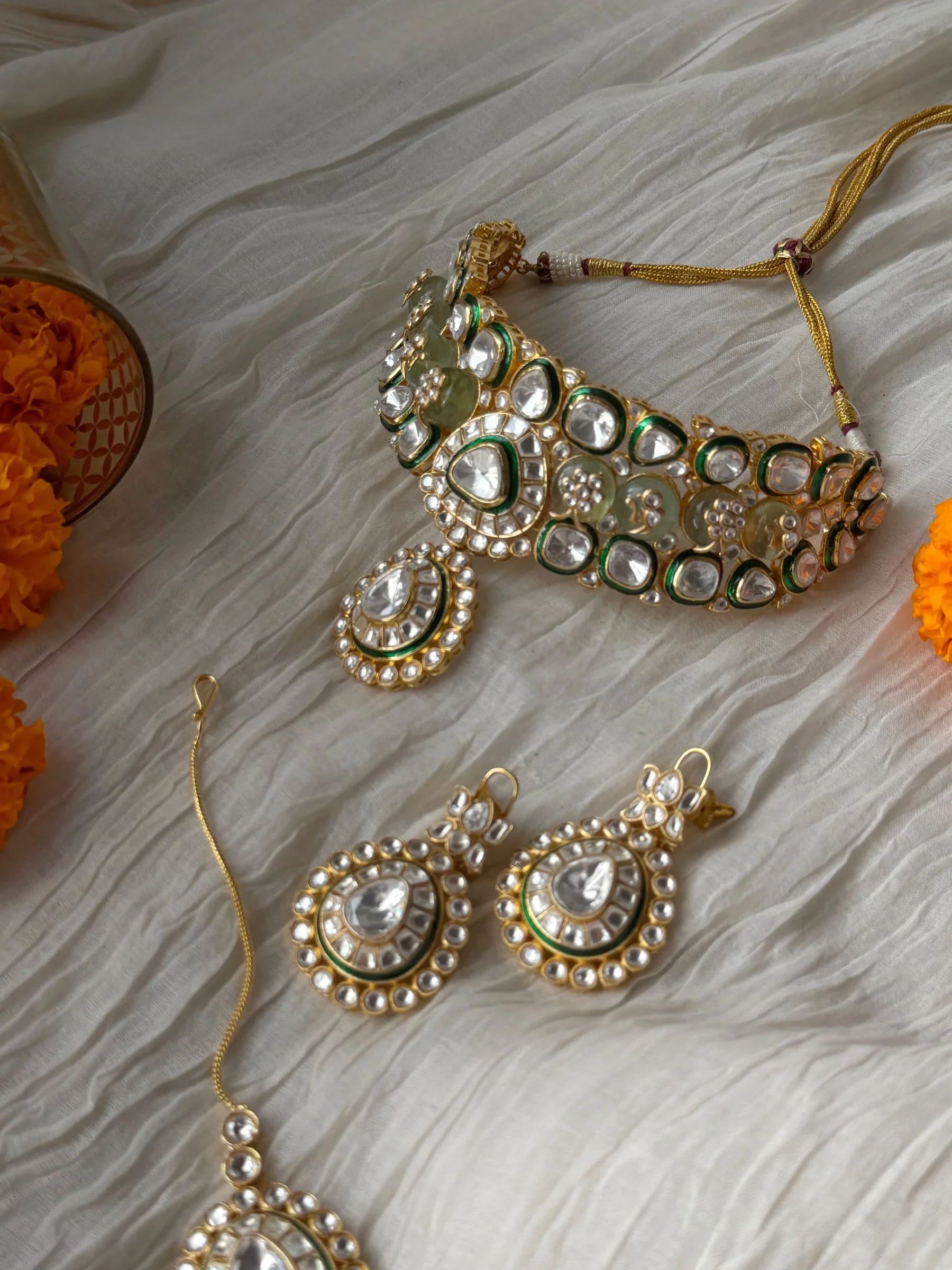 Vanya Emerald Bloom Kundan Sp Necklace Set - Image 4